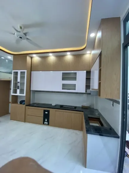 Top 5 Mẫu Tủ Quần Áo Nhựa Kịch Trần Cho Phòng Ngủ Nhỏ